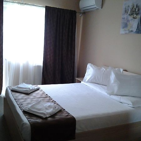 Hostel Nova Route นาโวดาริ ภายนอก รูปภาพ