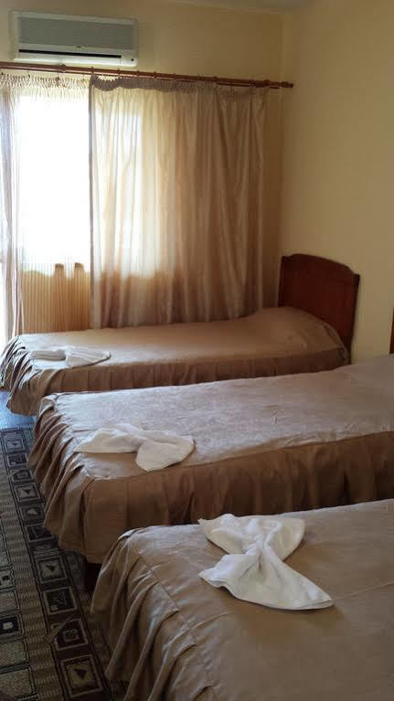 Hostel Nova Route นาโวดาริ ภายนอก รูปภาพ