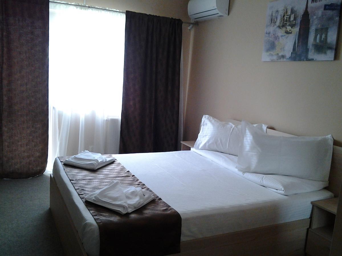 Hostel Nova Route นาโวดาริ ภายนอก รูปภาพ