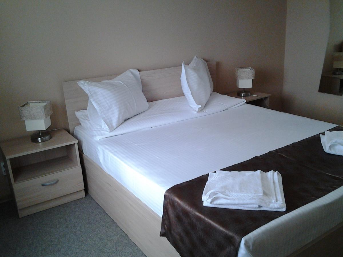Hostel Nova Route นาโวดาริ ภายนอก รูปภาพ