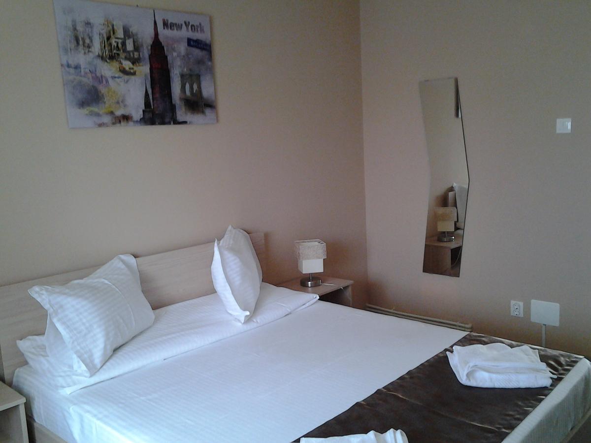 Hostel Nova Route นาโวดาริ ภายนอก รูปภาพ