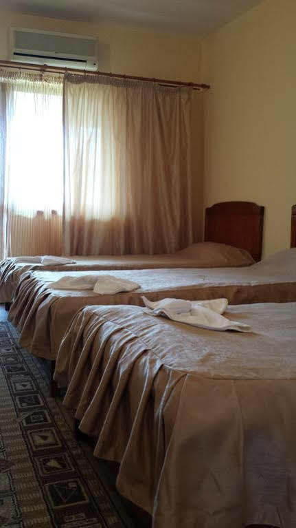 Hostel Nova Route นาโวดาริ ภายนอก รูปภาพ